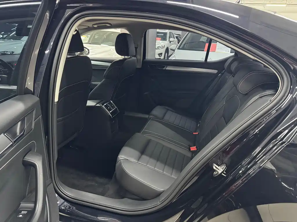 Superb Facelift TSI280 DSG Premium
