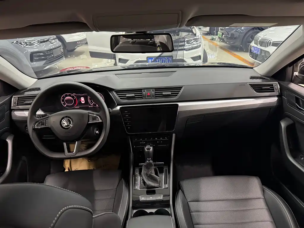 Superb Facelift TSI280 DSG Premium