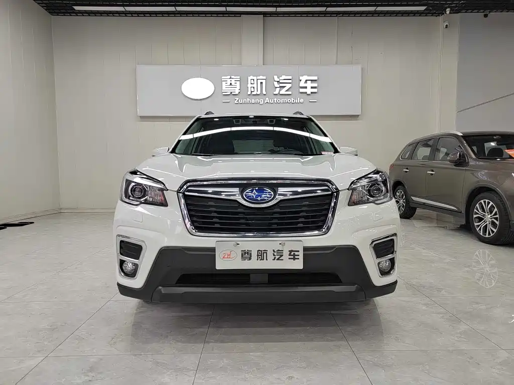Forester 2.0 i Luxury EyeSight