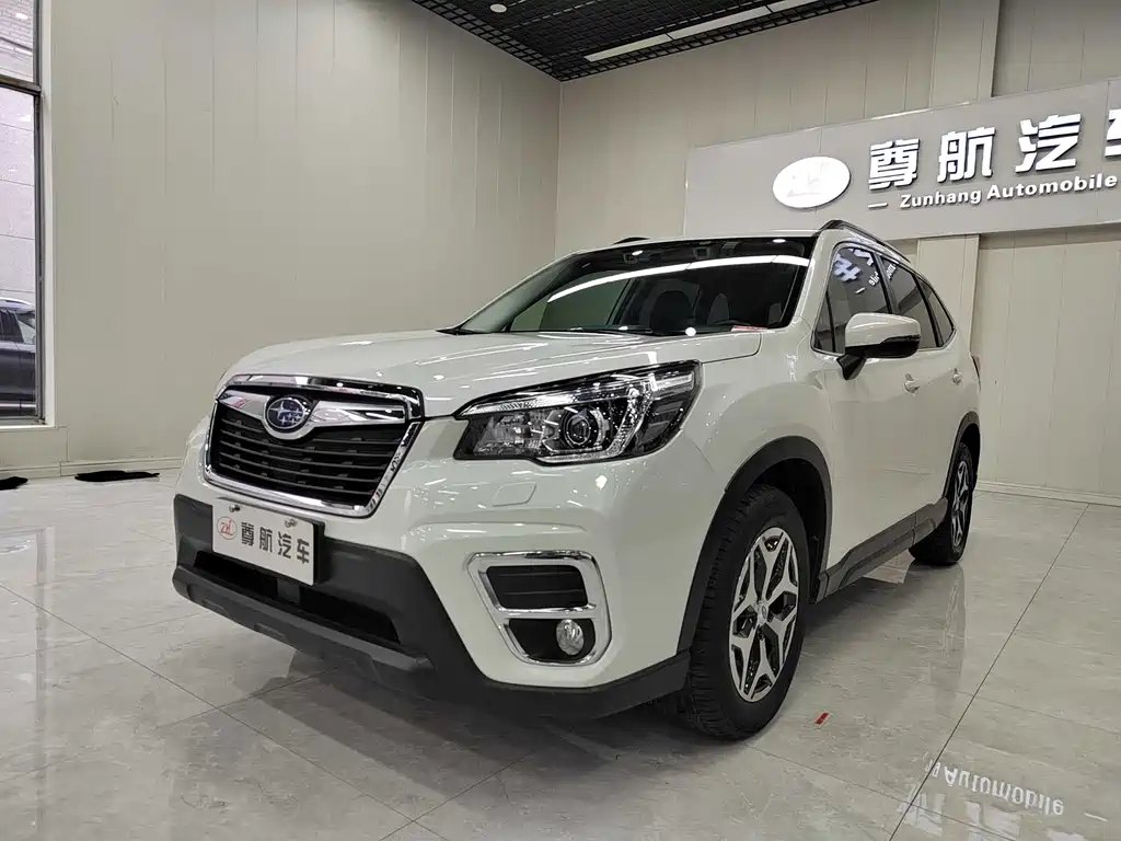 Forester 2.0 i Luxury EyeSight