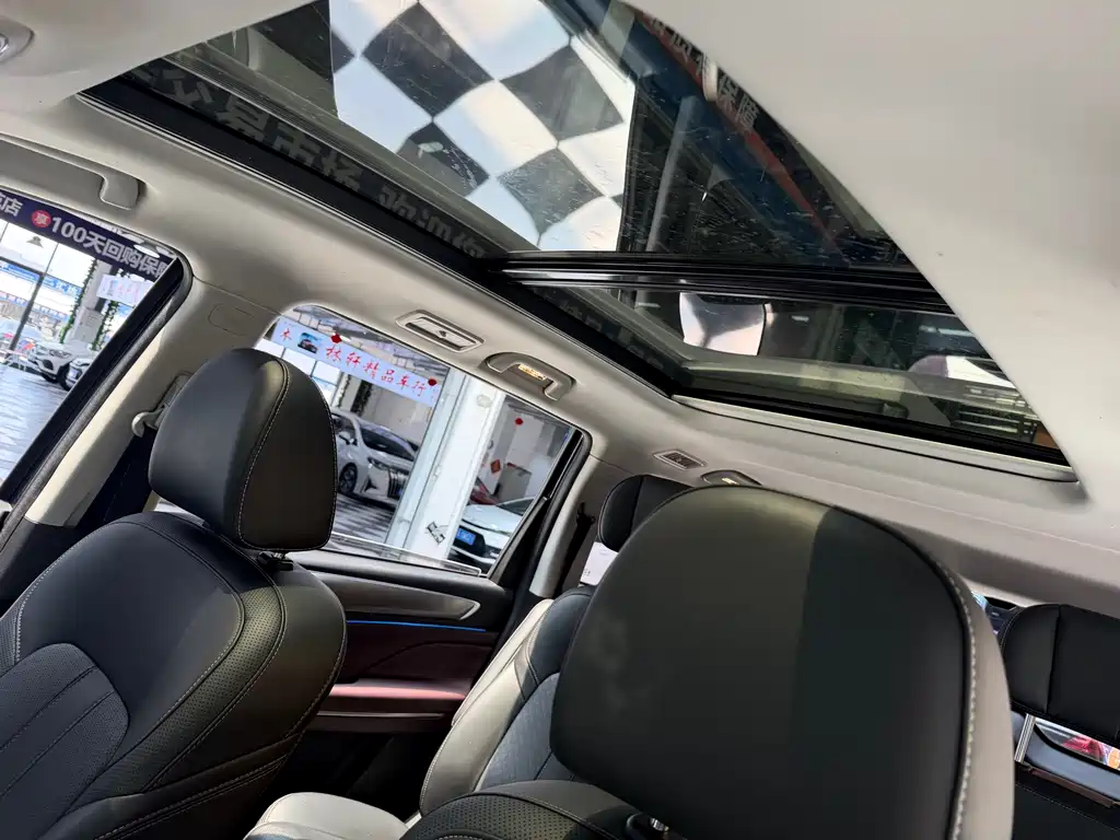 GAC Trumpchi M6 PRO 270 T Auto Premium