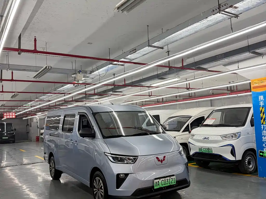 Wuling Yangguang 五菱扬光 2025款 400 km 客车版舒适型