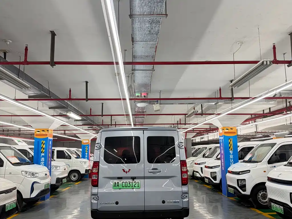 Wuling Yangguang 五菱扬光 2025款 400 km 客车版舒适型
