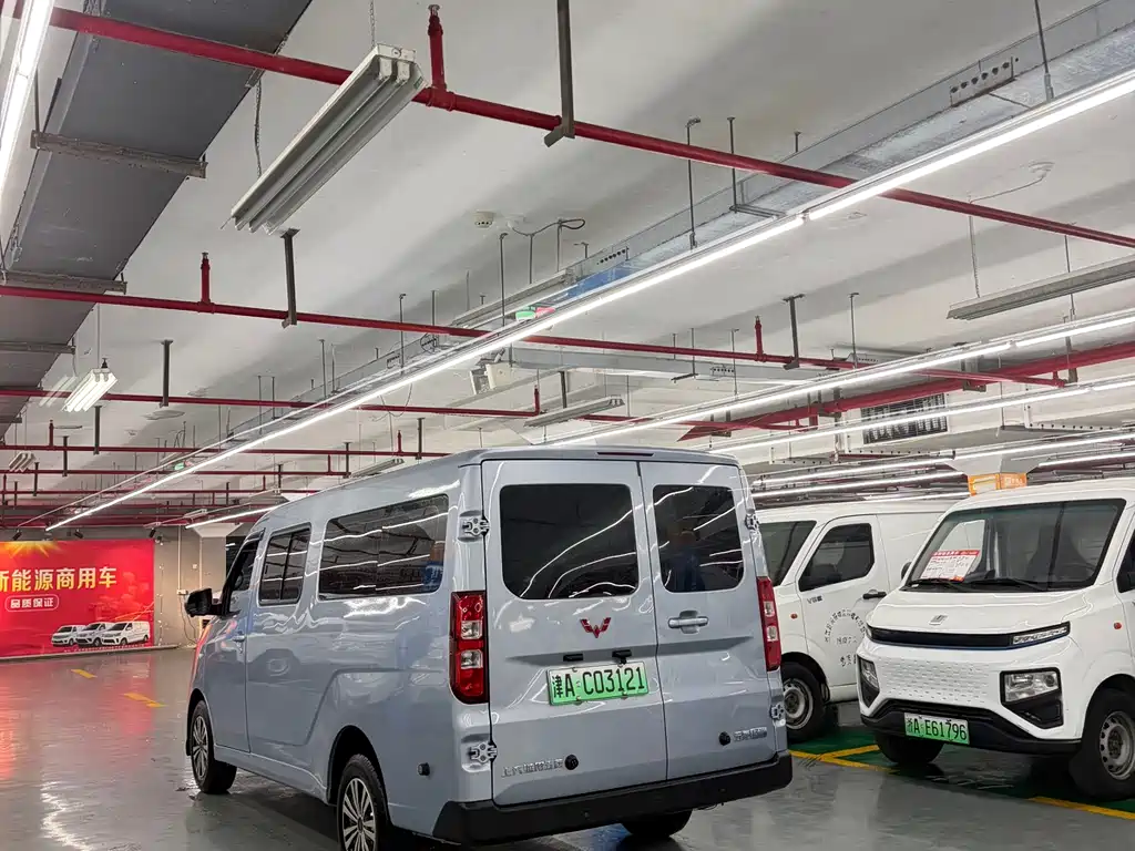 Wuling Yangguang 五菱扬光 2025款 400 km 客车版舒适型