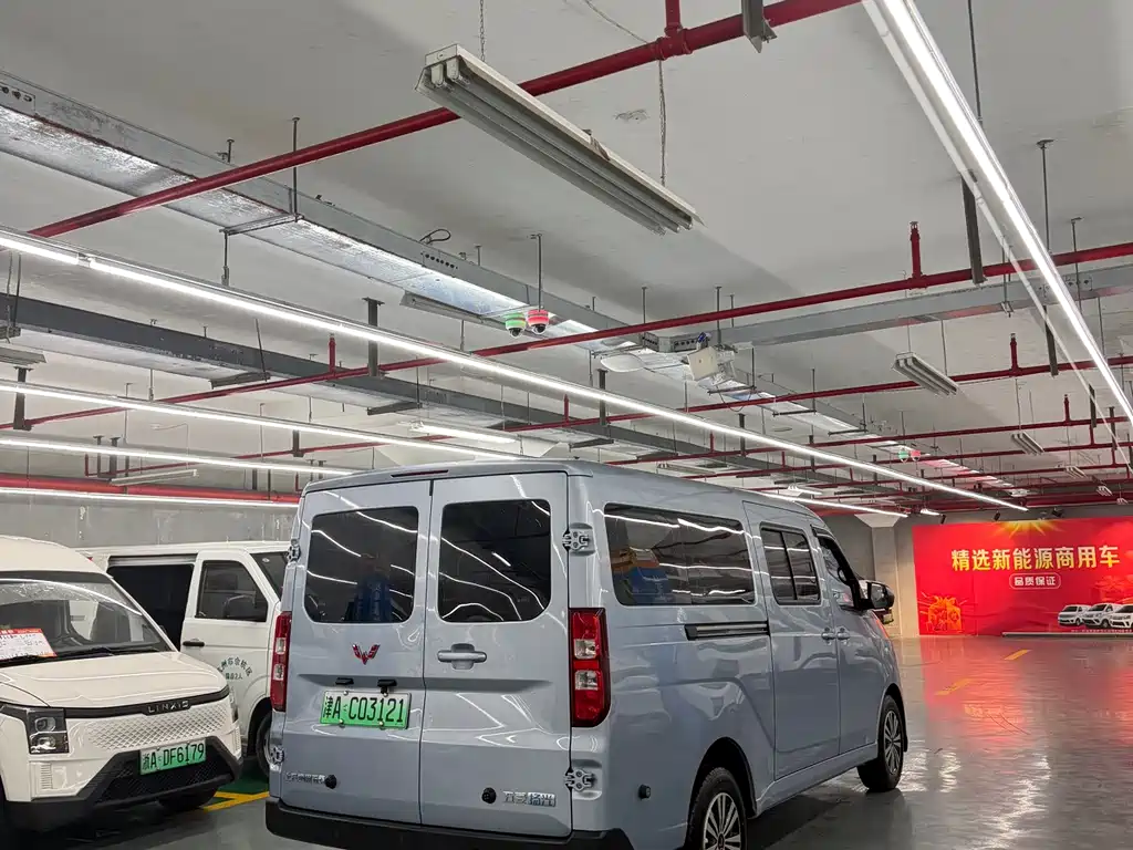 Wuling Yangguang 五菱扬光 2025款 400 km 客车版舒适型