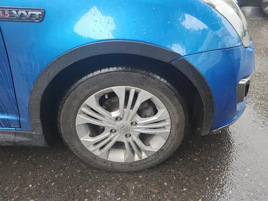Swift 1.5 L Manual Standard