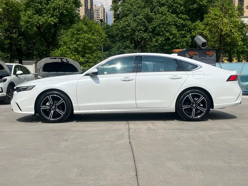 Inspire 英仕派 2024款 260 TURBO 精逸版