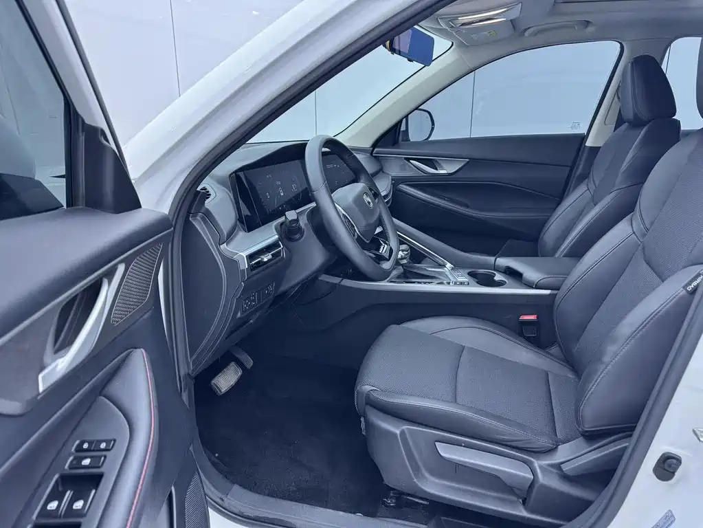 Changan CS35 PLUS Smooth Enjoyment 1.4 T DCT Luxury
