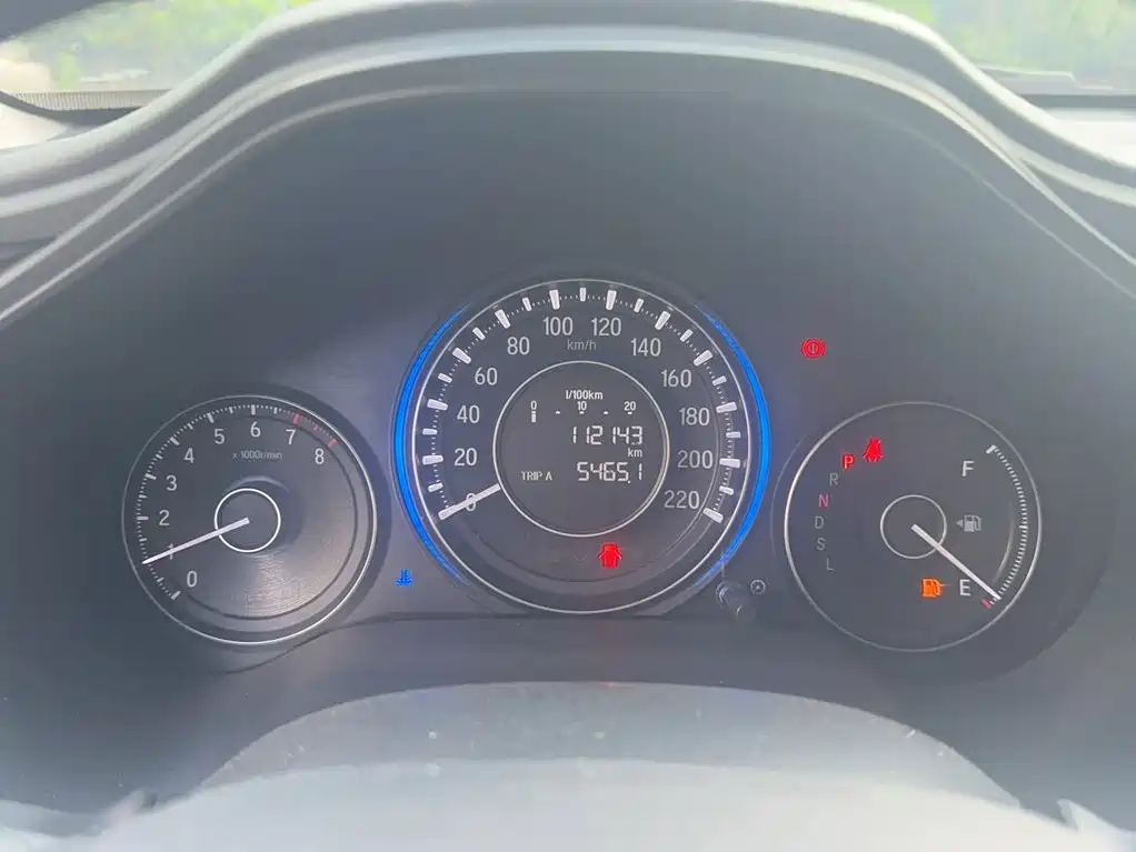 Crider 1.8 L CVT Luxury
