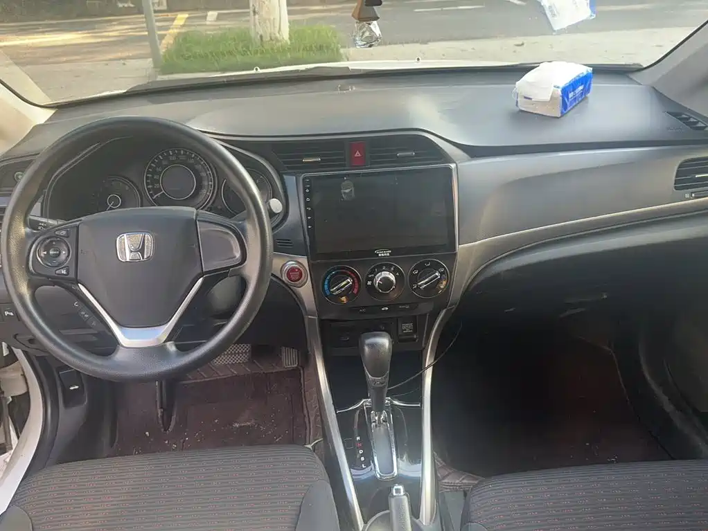 Crider 1.8 L CVT Luxury