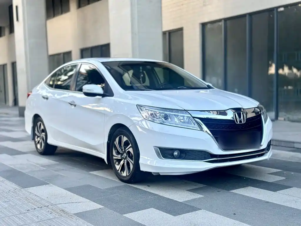 Crider 1.8 L CVT Luxury