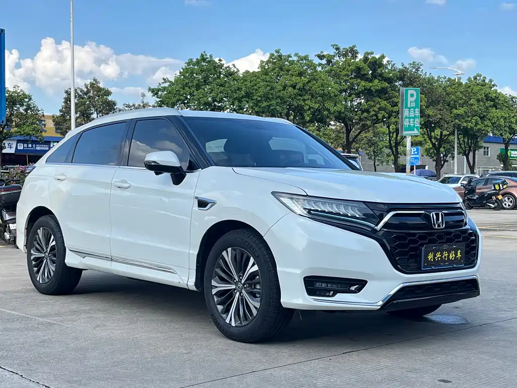 Honda UR-V 370 TURBO 4 WD Premium
