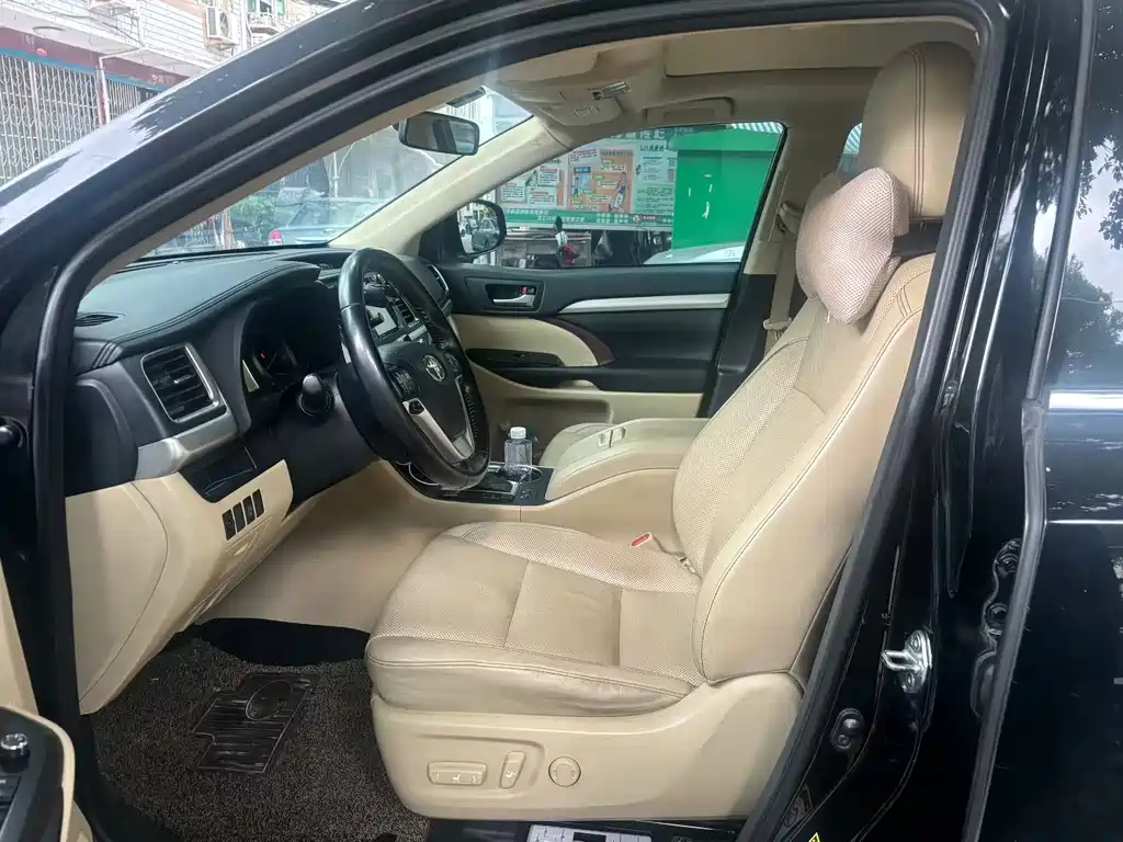Highlander 2.0 T 4 WD Luxury 7-seat