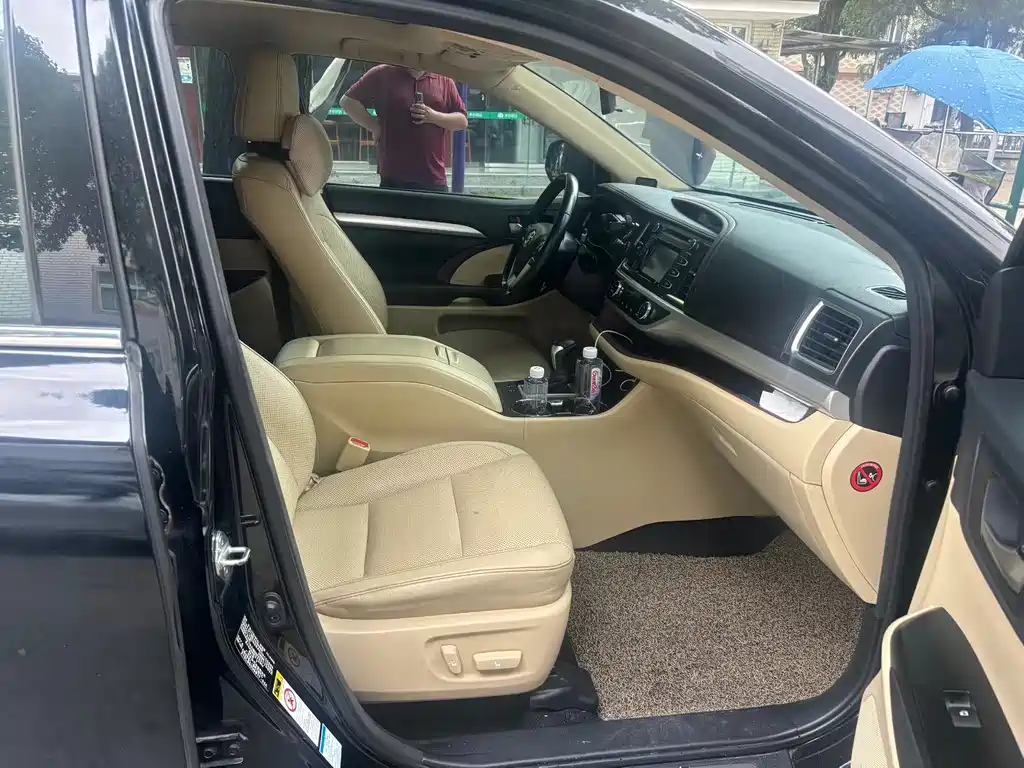 Highlander 2.0 T 4 WD Luxury 7-seat