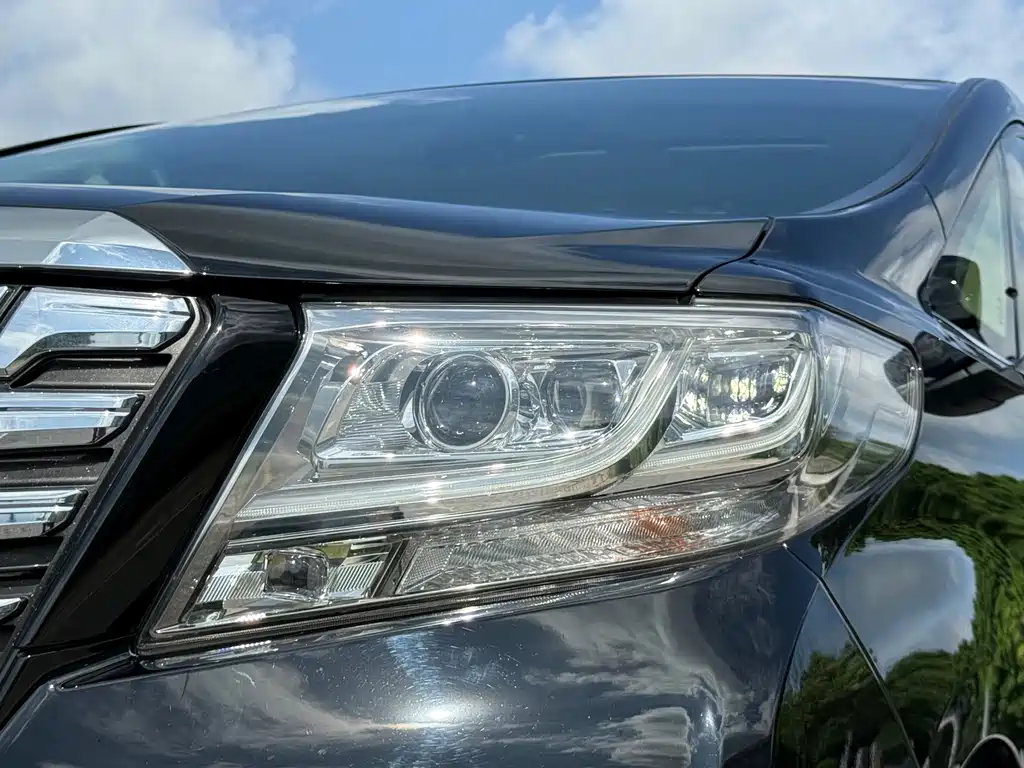 Alphard 3.5 L Distinguished