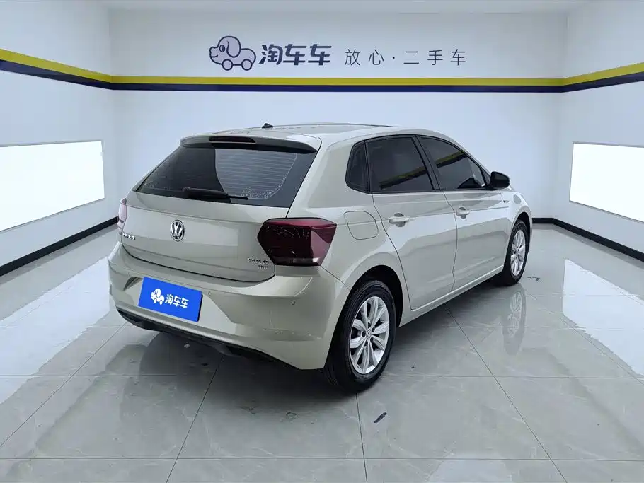 Polo Plus 1.5 L Auto Colorful Tech