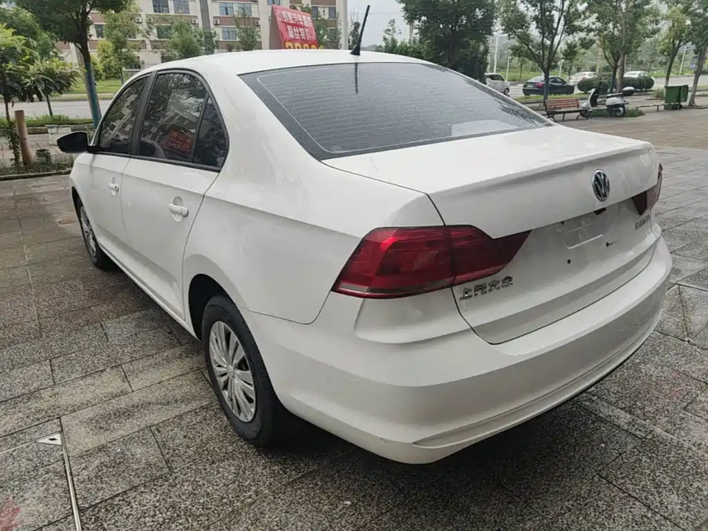 Santana 1.5 L Manual Style