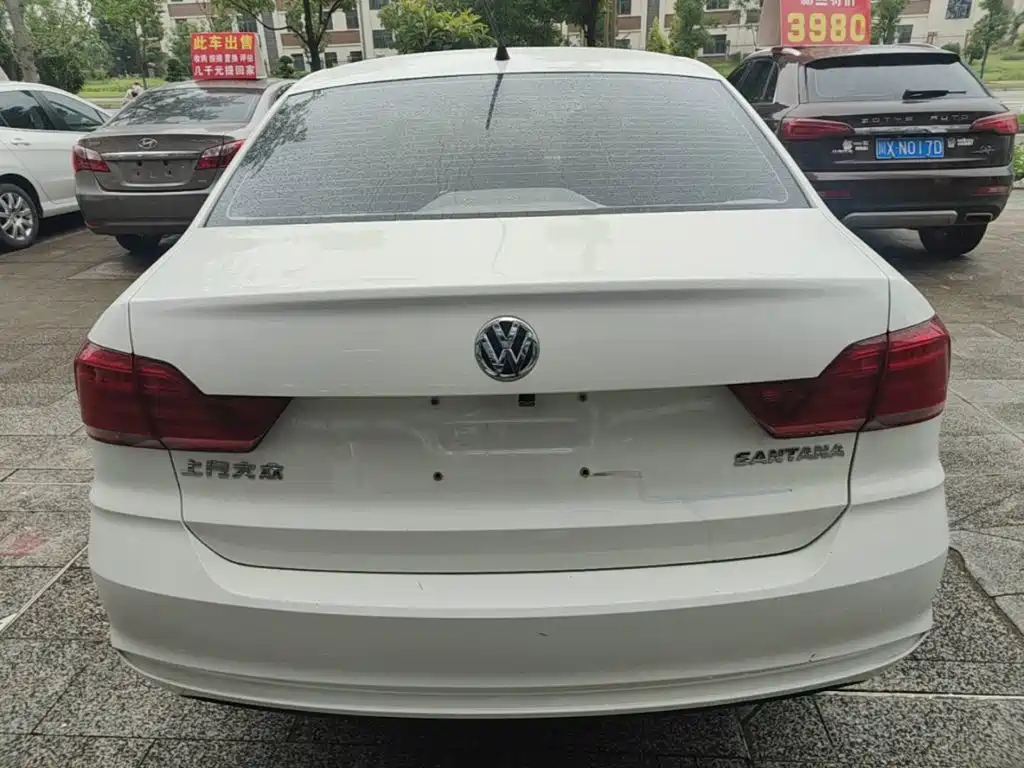 Santana 1.5 L Manual Style