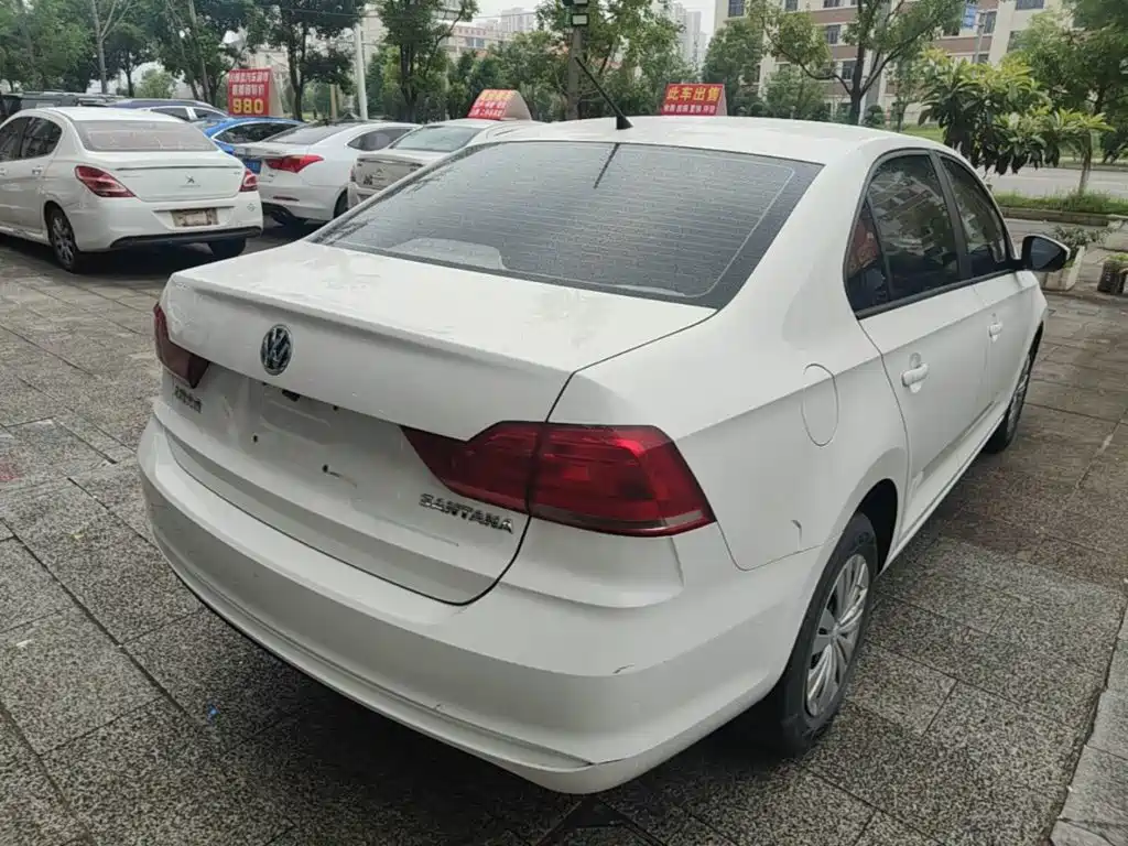 Santana 1.5 L Manual Style