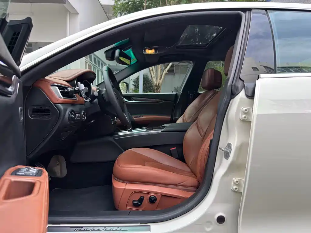 Ghibli 3.0 T Standard