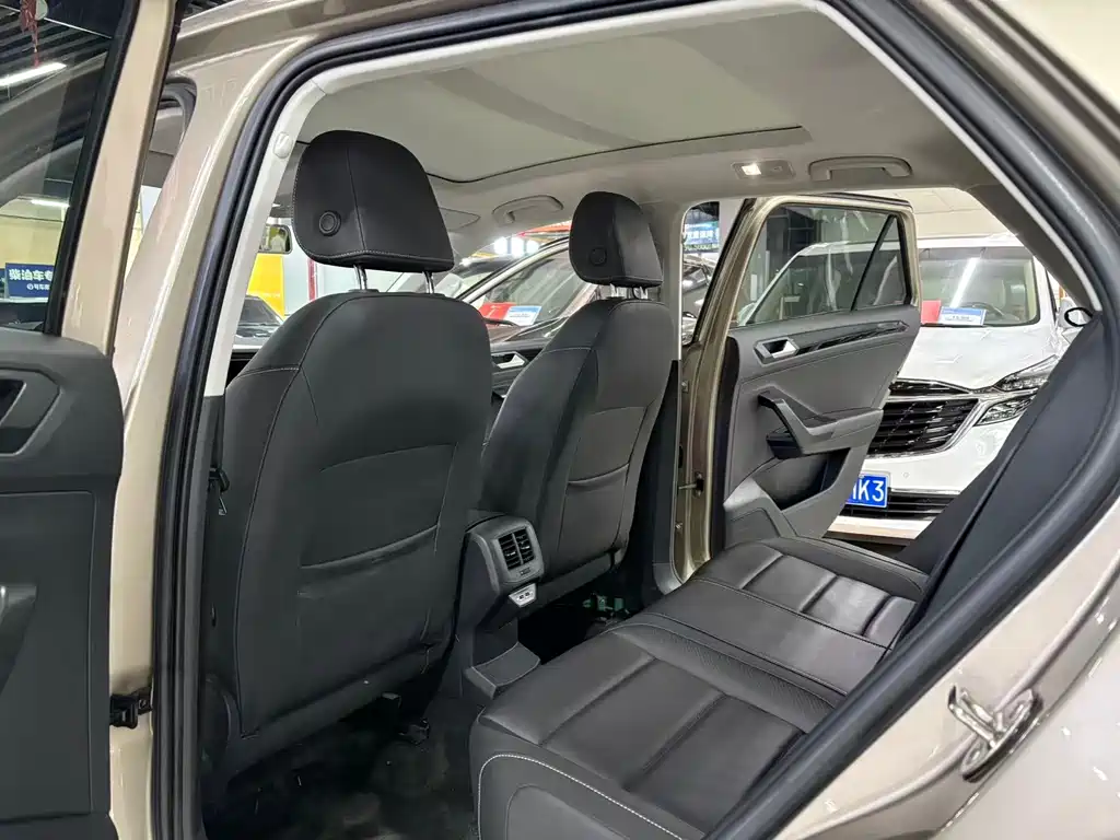 T-ROC 280 TSI DSG 2 WD Comfort Enjoyment Connected