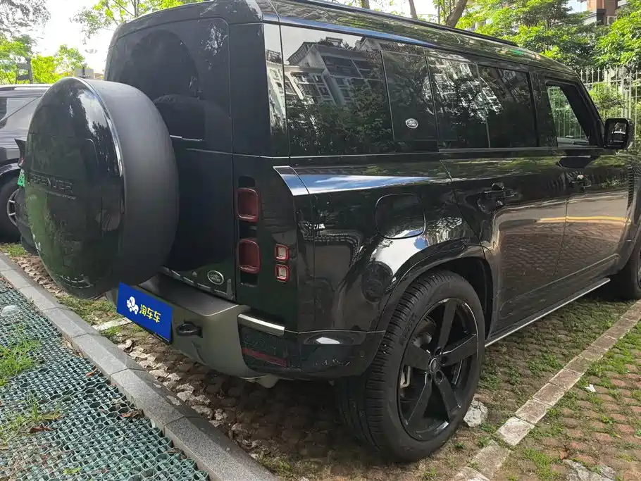 Land Rover Defender 110 3.0 T P400 X-DYNAMIC HSE