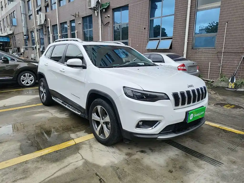 Cherokee 自由光 2020款 2.0 T 两驱领先版