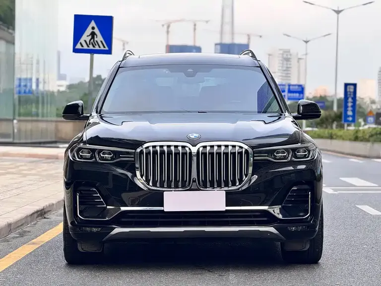 BMW X7 xDrive40 i Leading Luxury Package