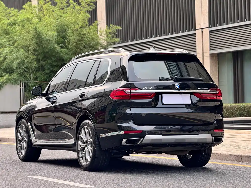 BMW X7 xDrive40 i Leading Luxury Package