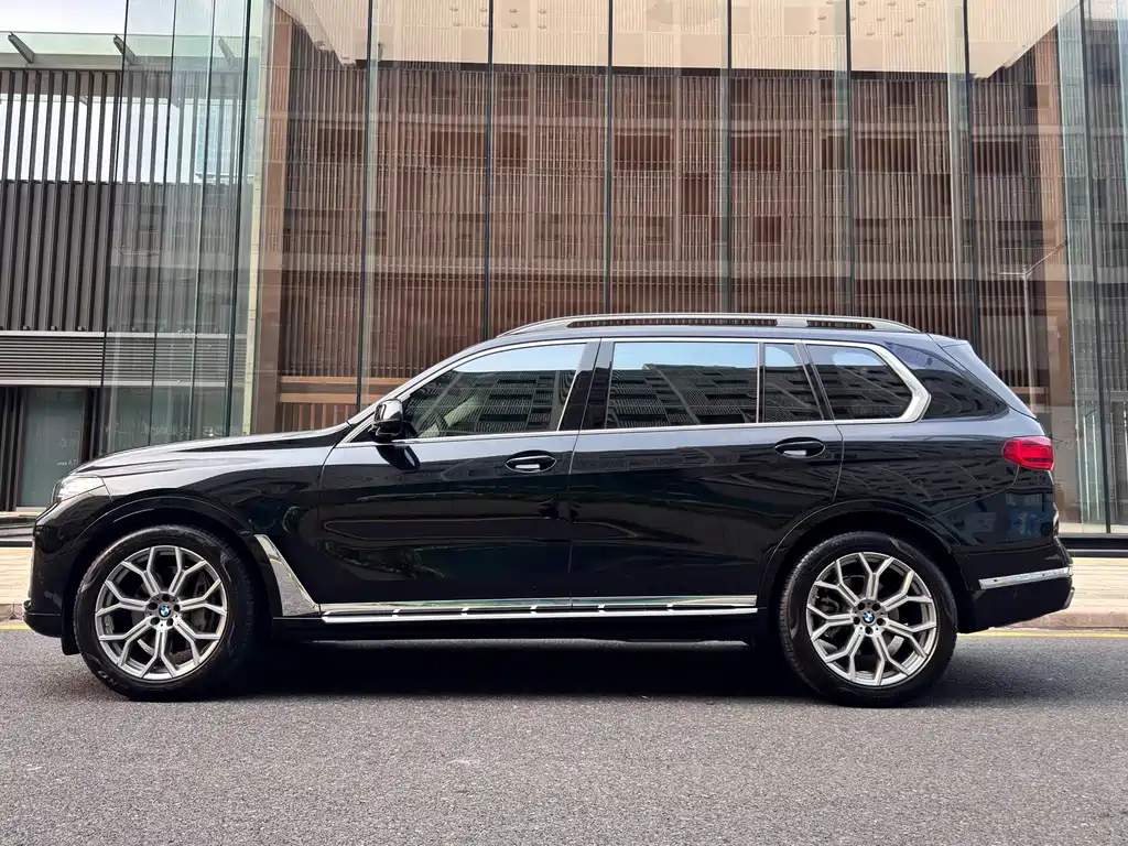 BMW X7 xDrive40 i Leading Luxury Package