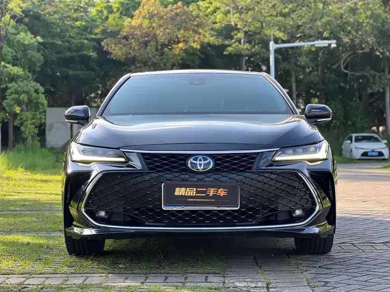 Toyota Avalon 2.5 L Luxury