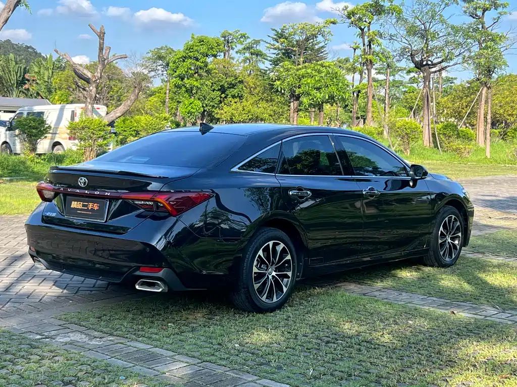 Avalon 2.5 L Luxury