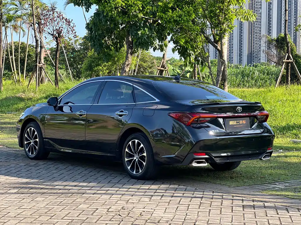 Avalon 2.5 L Luxury