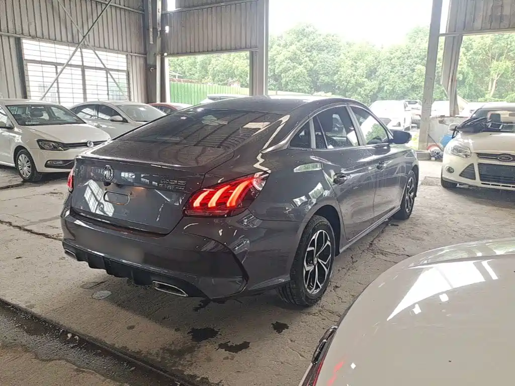 MG5 180 DVVT CVT Youth Flagship