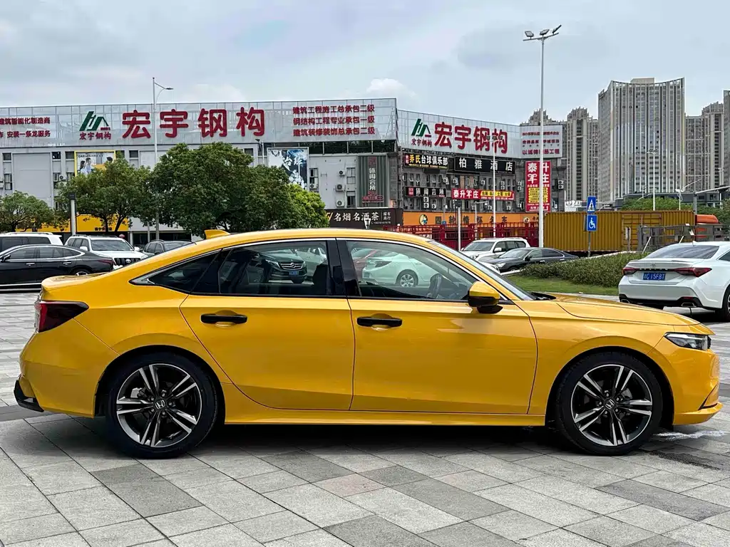 Integra 240 TURBO CVT Premium