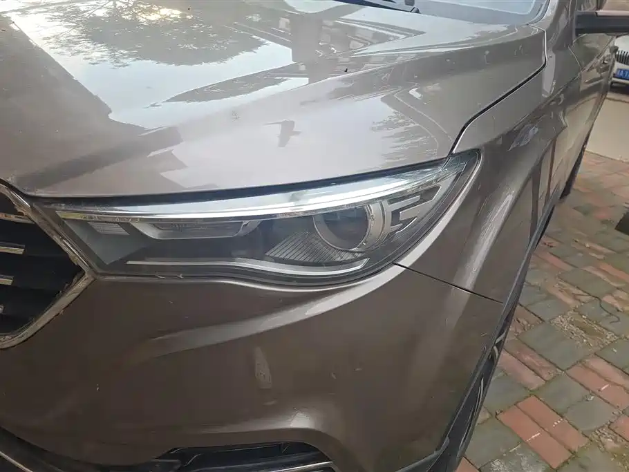 Besturn X40 1.6 L Manual Luxury CN-VI