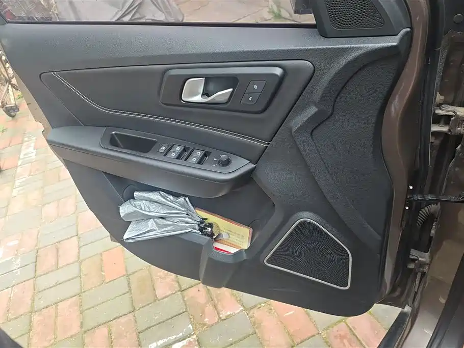 Besturn X40 1.6 L Manual Luxury CN-VI
