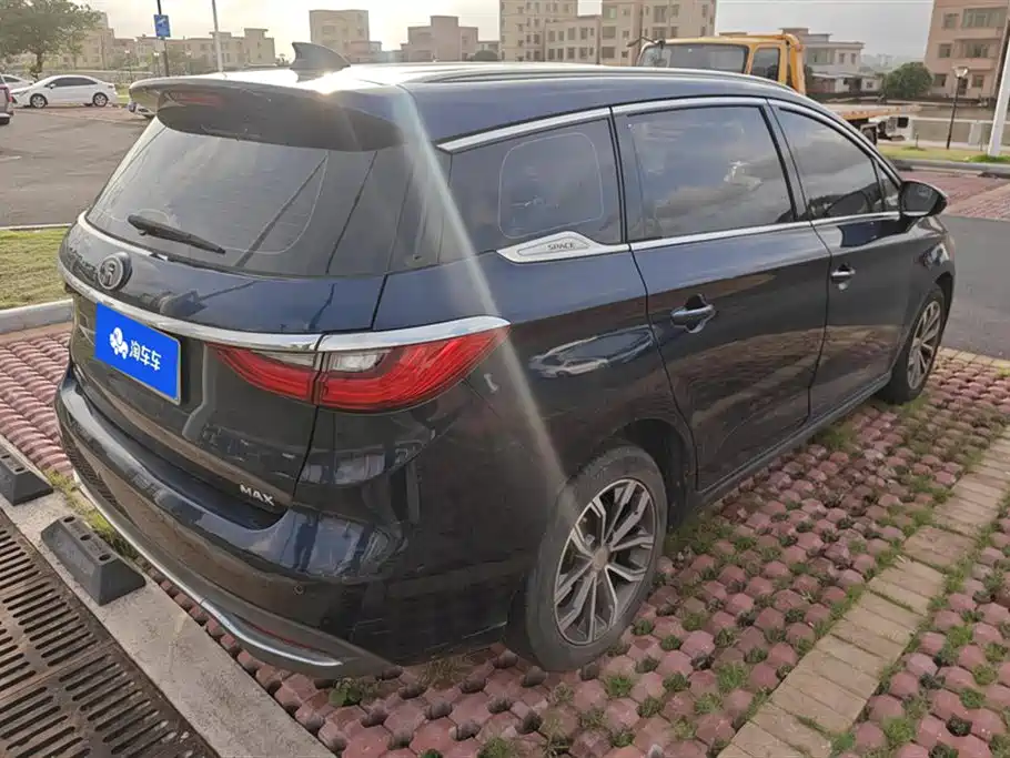 Song MAX 1.5 T Auto Connected Wise Comfort Sunroof 7-seat CN-VI