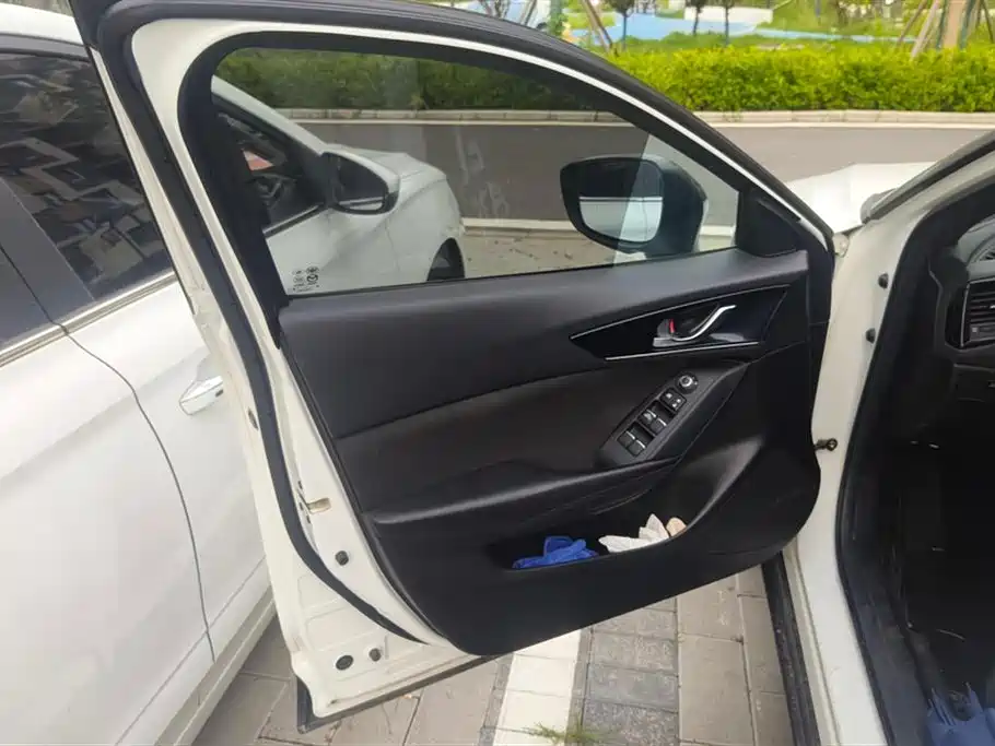 Mazda CX-4 2.0 L Auto 2 WD Blue Sky Explorer