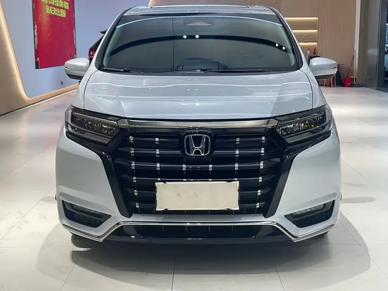 Honda Elysion 2.0 L e:HEV Luxury