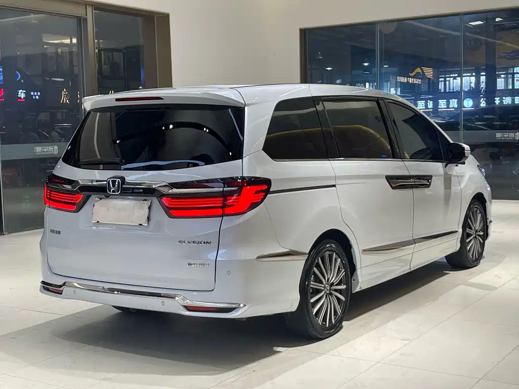 Elysion 2.0 L e:HEV Luxury