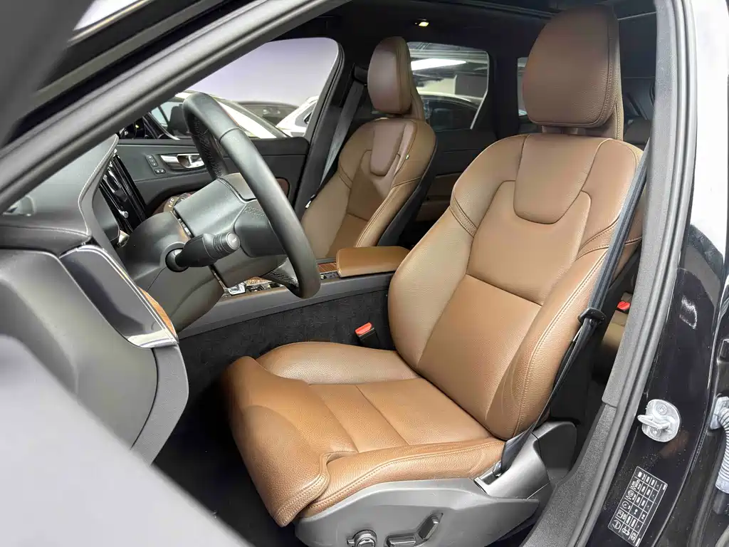 Volvo XC60 B5 4 WD Smart Vision Luxury