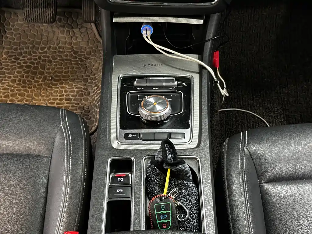 Roewe i6 NEV 荣威i6新能源 2019款 PLUS 50 T 4 G互联荣耀豪华版