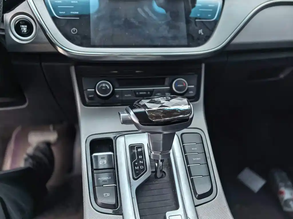Emgrand GL 1.4 T DCT Elite Connected