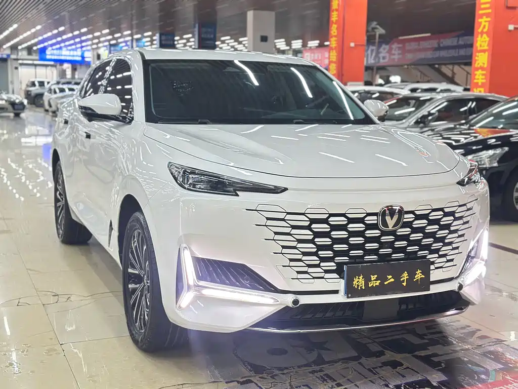 Changan UNI-K 2.0 T 2 WD Joy Style
