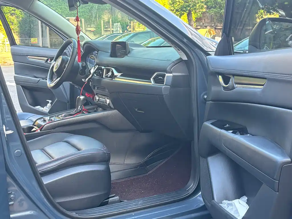 Mazda CX-5 2.0 L Auto 2 WD Black Knight