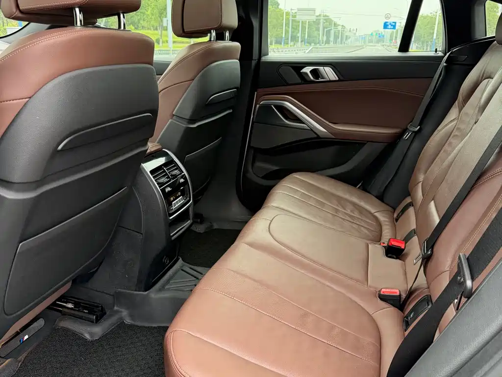 BMW X6 xDrive40 i Premium M Sport Package