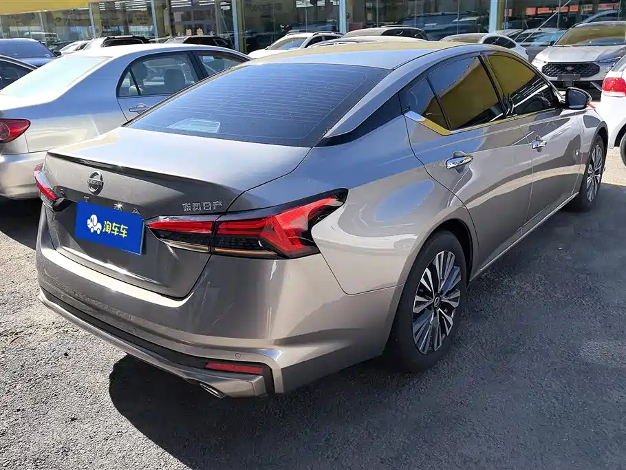 Teana 2.0 L XE Sincere