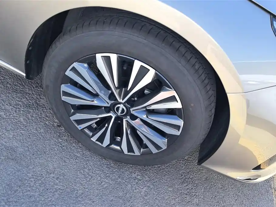 Teana 2.0 L XE Sincere