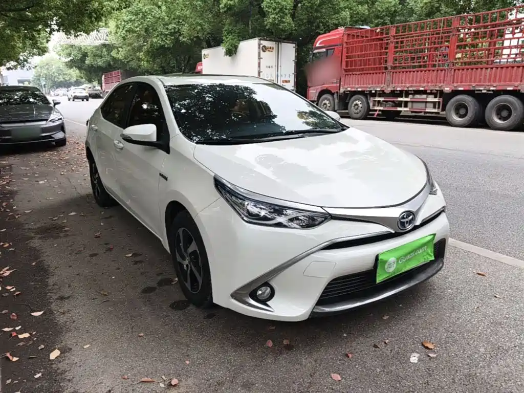 Levin Facelift Dual Engine 1.8 H GS E-CVT Elite Sunroof CN-V